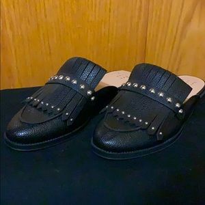 loafer sandal, fits a 7.5 or 8